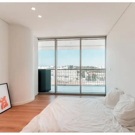 아파트 High End Urban Retreat